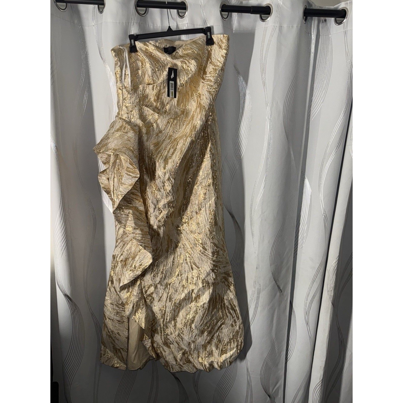 Donna Karan New York Gold Metallic Jacquard Cocktail Dress 14 Strapless Ruffle — image 5 of 5